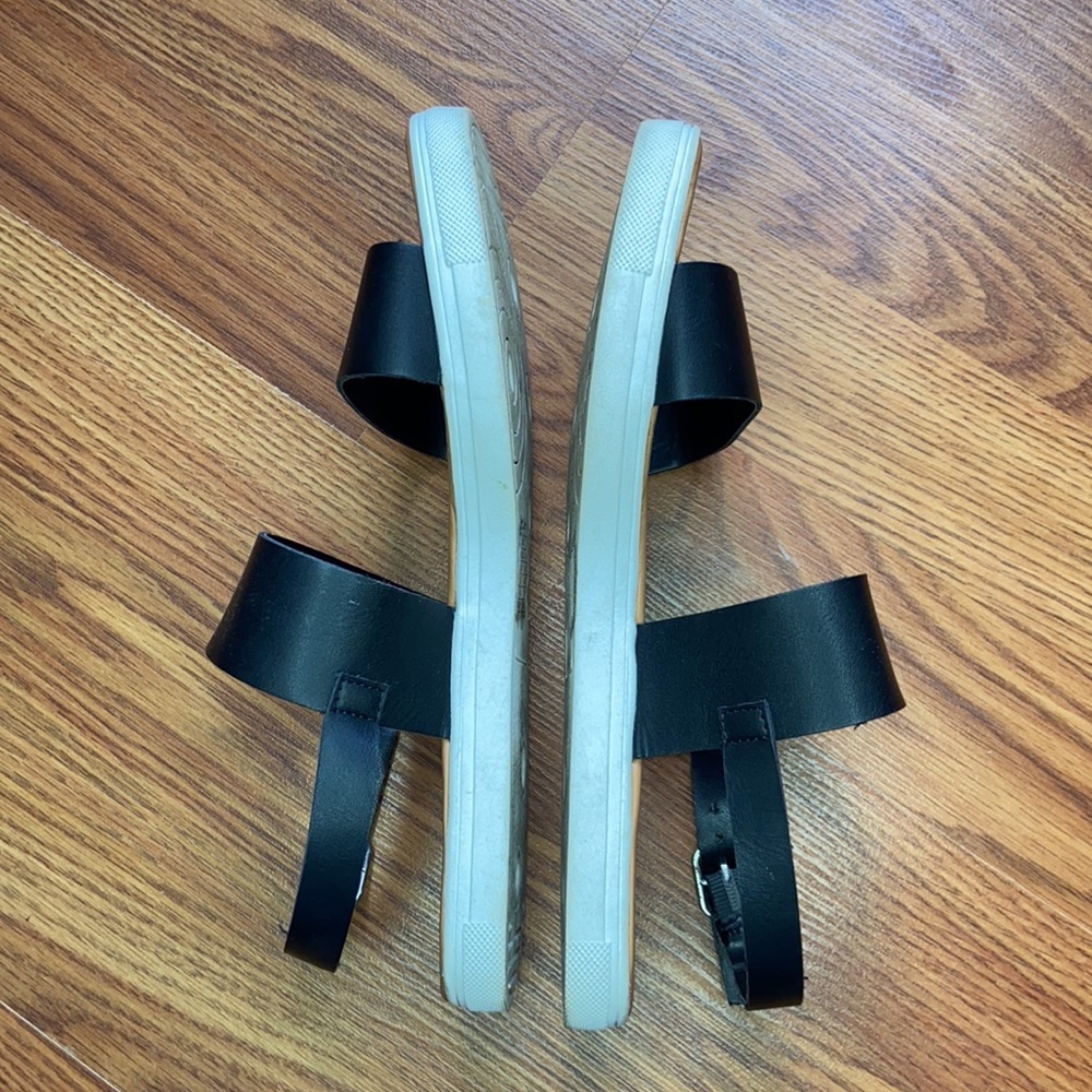 Forever21 Black Slingback Sandals - Picture 5 of 8